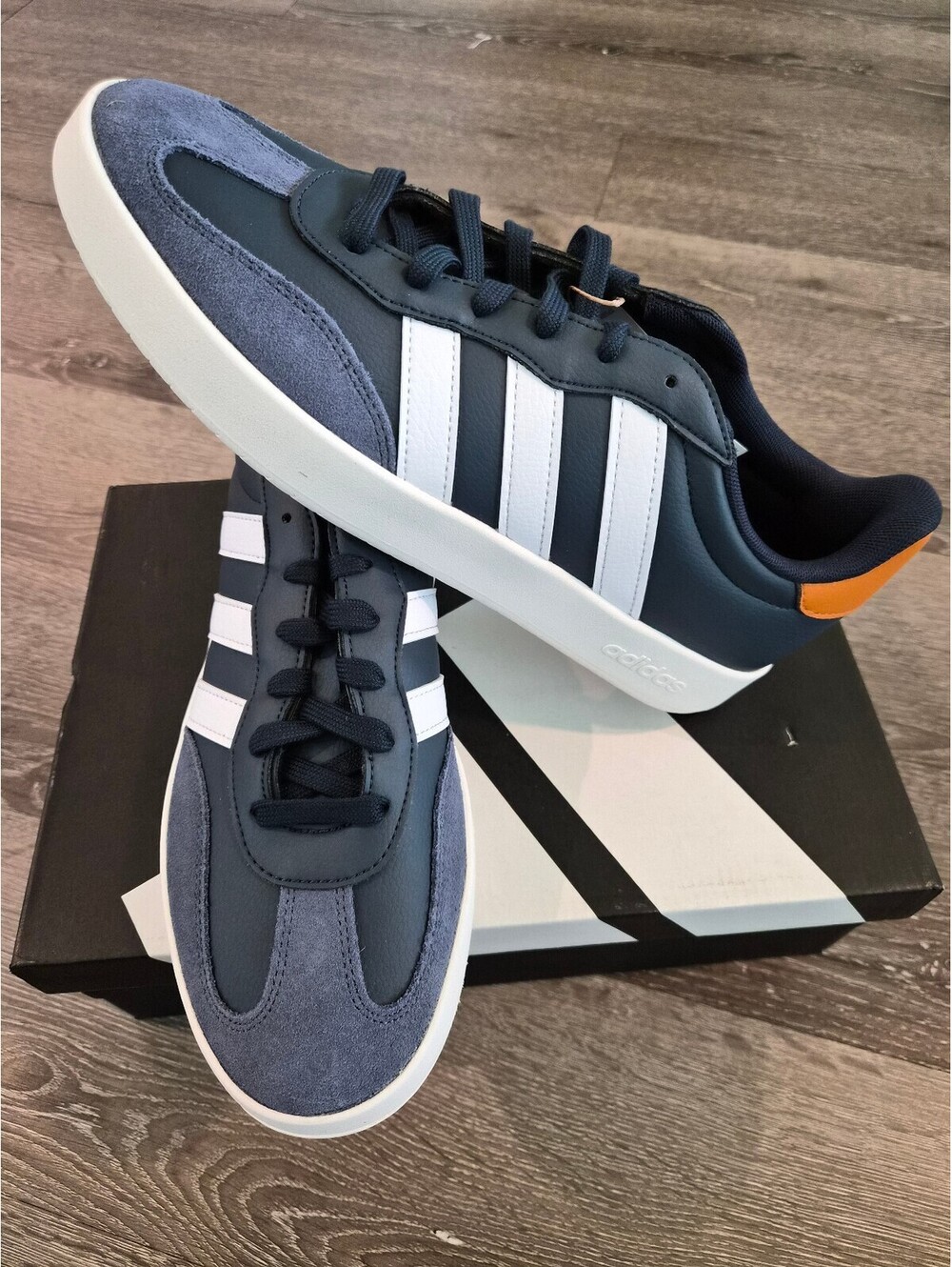adidas Barreda Aurora Ink White Orange Men's Size 10 Shoes JI2310 NIB